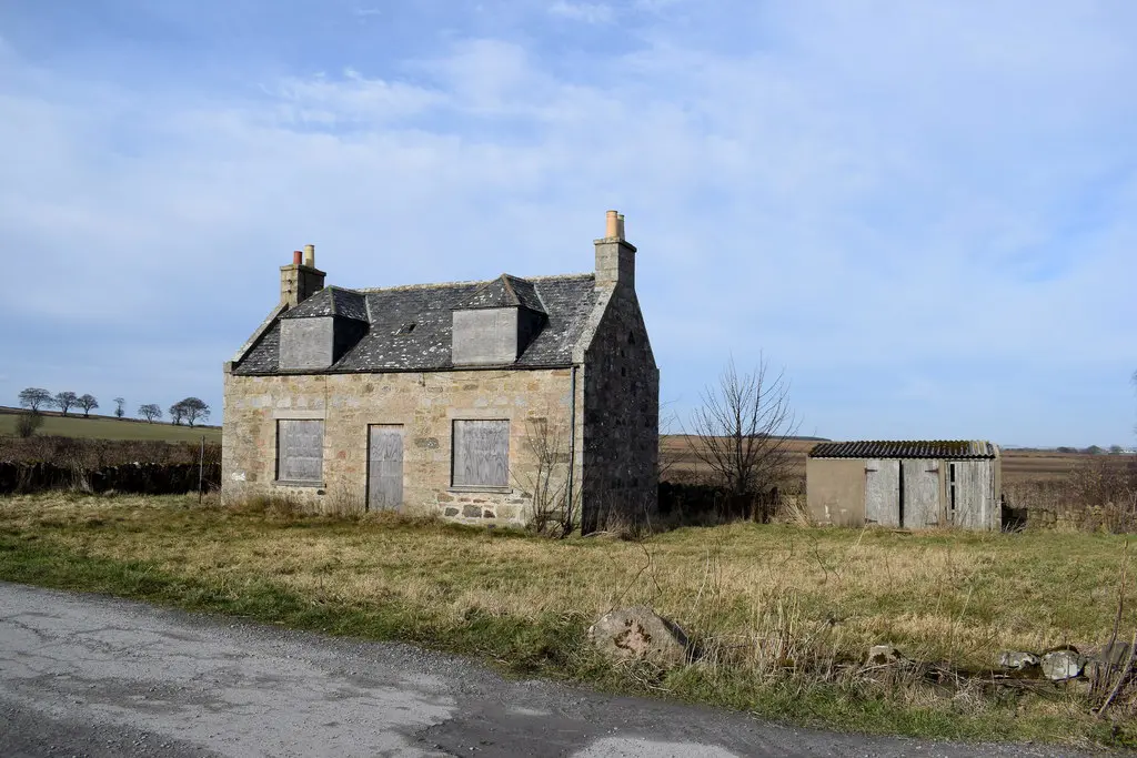 Images showing one of many abandoned houses in the UK